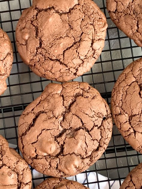 These double chocolate sourdough cookies are loaded with flavor and so easy to make with your sourdough discard starter! Rich with chocolate and soft and chewy, you will love these cookies. Sourdough Discard Recipes Chocolate Chip Cookies, Double Chocolate Sourdough Muffins, Sourdough Discard Chocolate Cupcakes, Sourdough Discard Muffins Chocolate Chip, Sourdough Double Chocolate Cookies, Smores Cookies, Berry Muffins, Sourdough Starter Discard Recipe, Mint Cookies