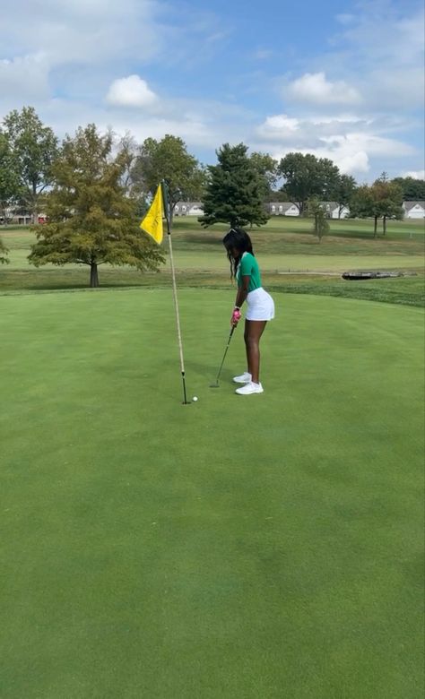 Sport Mom Aesthetic, Top Golf Date Black Couple, Golf Aesthetic Black Woman, Golf Black Women, Golf Woman Aesthetic, Black Golfer Girl Aesthetic, Golfing Aesthetic Girl, Rich Activities, Feminine Hobbies