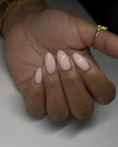 Gelx Inspo Nails Simple, Short Manicured Nails, Nail Ideas Natural, Beautiful Trinkets, Nail Vibes, Natural Nails Manicure, Nail Short, Nail Aesthetic, Acrylic Toes