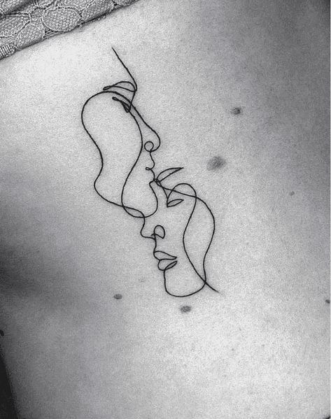 Fine Line Kiss Tattoo, Kissing Silhouette Tattoo, Two People Kissing Tattoo, Side Profile Line Tattoo, Forehead Kiss Tattoo, Romance Tattoo Ideas, Kiss Tattoo Ideas, Kiss Tattoo Design, Kiss Tattoo On Neck