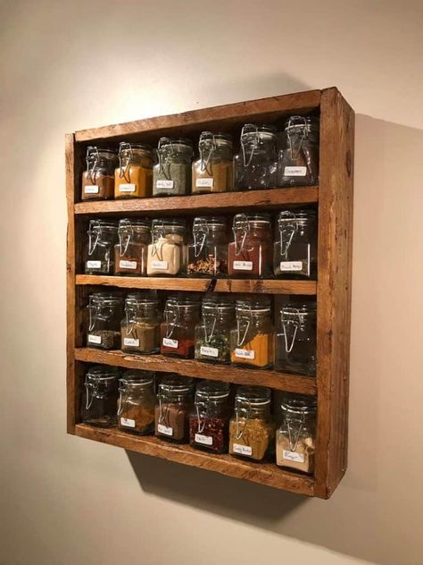 Rustic Spice Rack, Organiser Cucina, Diy Spice Rack, Diy Storage Rack, Diy Spices, Kabinet Dapur, Diy Kitchen Storage, Spice Storage, Kitchen Spices