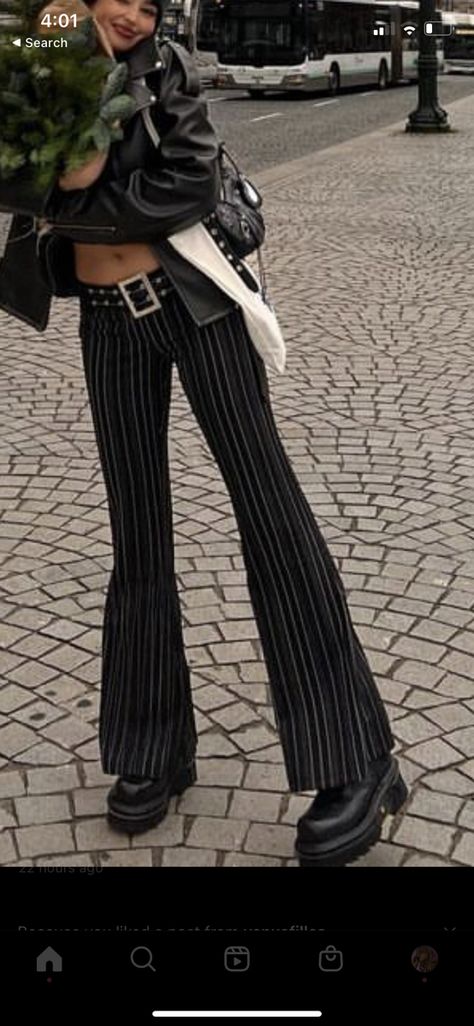 Style Pinstripe Pants, Y2k Pinstripe Pants, Pinstripe Bell Bottoms Outfit, Y2k Trousers Outfit, Pin Stripe Pants Outfit Y2k, Stripped Pants Aesthetic, Striped Work Pants Outfit, Low Rise Pinstripe Pants Outfit, Pinstripe Pant Outfit