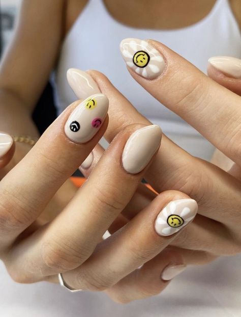 21 Smiley Face Nails That are Sure to Put A Smile on Your Face, Too - Days Inspired Happy Face Gel Nails, Groovy Smiley Face Nails, Happy Face Nails Acrylic, Wavy Smiley Face Nails, Gel Nails Smiley Face, Smiley Face Flower Nails, Happy Face Nails Art, Melted Smiley Face Nails, Smiley Flower Nails