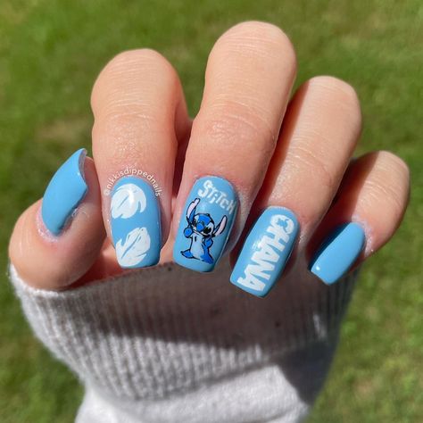 Stitch Nails Easy, Stitch Nails For Kids, Stitch Nail Art, Nails Ideas For Kids, Stitch Nails, Stitches Makeup, Christmas Nails Ideas, Acrylic Nails Stiletto, Kids Nail Designs