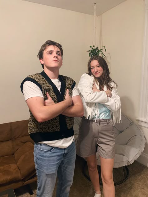 Ferris Bueller Day Off Costume, Vintage Couple Costume Ideas, Sloane And Ferris Costume, Ferris Buellers Day Off Halloween, Ferris And Cameron Costume, Ferris And Sloane Costume, Old Movie Halloween Costume Ideas, Couples Halloween Costume Movies, Aesthetic Couples Halloween Costumes