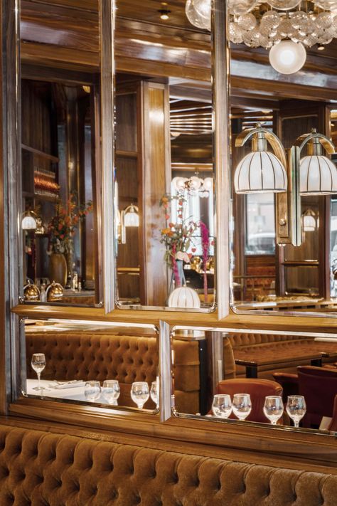 Parisian Dining, Roman And Williams, Booth Seating, French Restaurants, Restaurant New York, Bar Interior, Paris Restaurants, Restaurant Furniture, Restaurant Interior Design