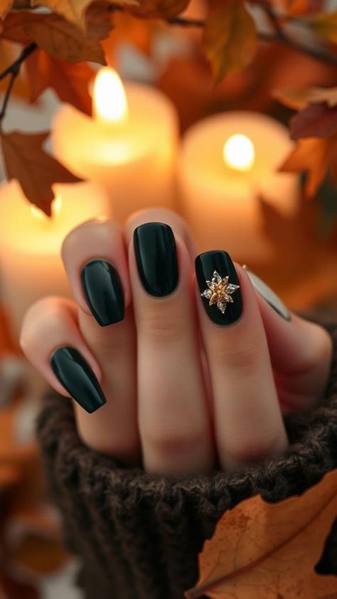 7 Must-Have Green Fall Nail Ideas for 2024 Hunter Green Nails Design, Hunter Green Nails, Forest Green Nails, Green Fall Nails, Matte Green Nails, Subtle Nail Art, Neon Green Nails, Fall Palette, Green Polish