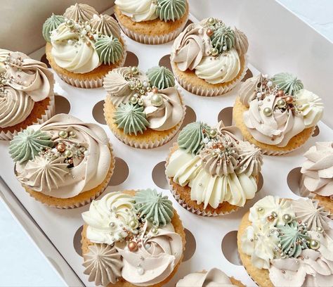 Earth Tone Cupcakes, Boy Cupcakes, Baby Boy Cupcakes, Cupcake Inspiration, Bridal Shower Cupcakes, Baby Park, Cupcake Decoration, Green Baby Shower, Baking Hacks