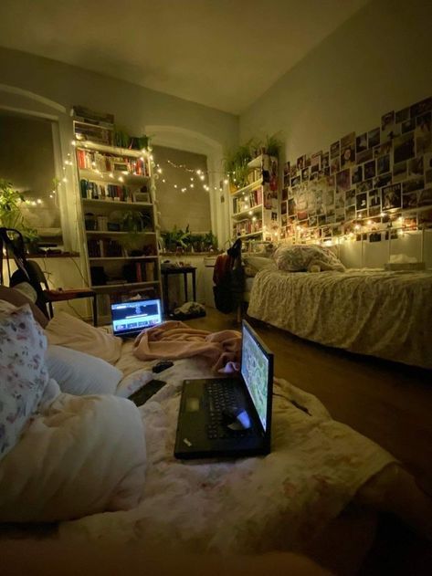 Big Square Room Ideas Bedrooms, Whimsie Goth Bedroom, Down Town Room Decor, Basement Room Ideas Bedrooms No Windows, Weird Shaped Room Ideas, Cozy Room Aesthetic Minimalist, Cute Anime Pfp Aesthetic Soft, Queen Bed Aesthetic, Room Inspiration Bedroom Vintage