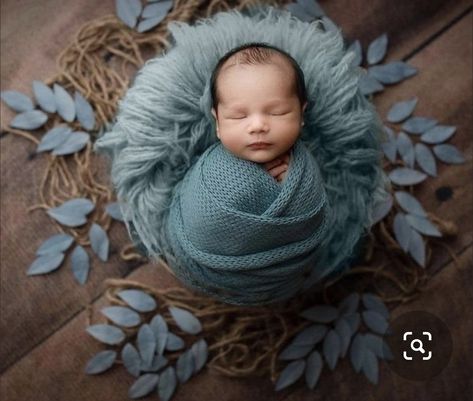 Born Baby Photos, Baby Photography Poses, Newborn Photography Outfit, Baby Boy Newborn Pictures, Baby Boy Newborn Photography, Foto Newborn, Newborn Photography Boy, Baby Pictures Newborn, Baby Photoshoot Boy