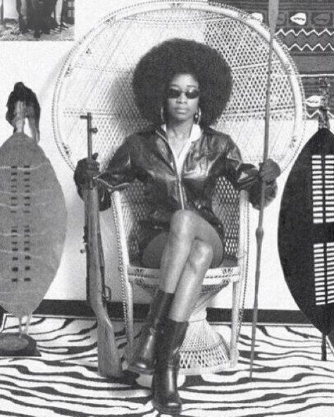 647 Likes, 9 Comments - @blackgirltime on Instagram: “Happy Black Herstory Month! 👠🕶” Black Panthers Movement, Black Panther Party, Black Panthers, By Any Means Necessary, Vintage Black Glamour, Black Knowledge, Black Pride, African History, Black American