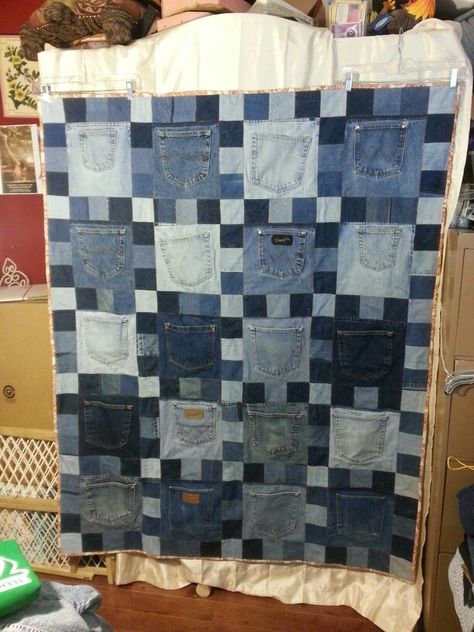 Upcycled Recycled Blue Jean Denim Quilt Jean Quilt Ideas, Denim Quilt Patterns, Denim Quilts, Blue Jean Quilts, Jean Quilt, Picnic Quilt, Blue Jeans Crafts, Denim Quilt, Beginner Quilt Patterns