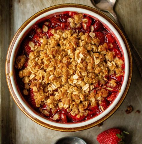 Small Batch Strawberry Crisp for Two Teen Snacks, Strawberry Crisp Recipe, So Much Food, Strawberry Crisp, Small Batch Baking, Strawberry Dessert Recipes, Fruit Crisp, Healthy Strawberry, Dessert For Two