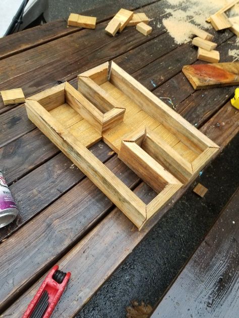 Pallet Letters, Small Wooden Crates, Barn Wood Ideas, Signage Board, Letter Diy, Barn Wood Projects, Woodworking Jigs, Carne Asada, Wood Ideas