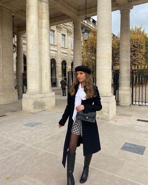 ☆ GRACE FOLEY ☆ (@gracefoley) • Instagram-foto's en -video's Rome Outfits Winter, Paris Winter Outfit, Old Money Brands, Grace Foley, Rome Outfits, Cold Weather Outfits Winter, Disney Outfits Women, December Outfits, Look Rich