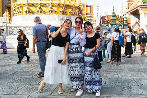 What to Wear in Thailand? Dress Code Tips - Go To Thailand Thailand Temple Outfit, Thailand Ootd Travel Outfits, What To Wear In Thailand, Temple Outfit, Bangkok Outfit, Bangkok Travel Guide, Traveling Goals, Thailand Shopping, November Outfits