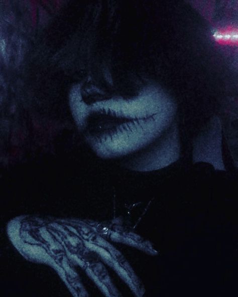 Hot Goth Guys, Vampire Goth Men, Goth Boy Makeup, Nightmare Makeup, Goth Guy Aesthetic, Goth Boys, Emo Boy Hair, Goth Eye Makeup, Corpse Paint