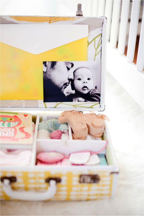 DIY keepsake memory box in Handmade for Baby | This Little street : This Little street Baby Keepsake Box Ideas, Present Box Ideas, Keepsake Box Ideas, Memories Box Diy, Handmade Boxes, Baby Memory Box, Memory Boxes, Baby Keepsake Box, Kids Memories