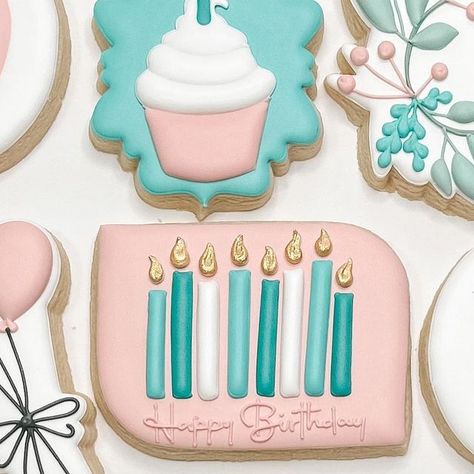 Simple Birthday Cookies Royal Icing, Candle Cookies Royal Icing, Birthday Cake Cookies Royal Icing, Candle Cookies Decorated, Birthday Candles Cookies Decorated, Birthday Candle Cookies, Happy Birthday Cookies Decorated Girl, Bday Cookies, Balloon Cookies