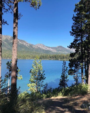 Lake Tahoe California, Picnic Spot, South Lake Tahoe, Beautiful Lakes, Lake Tahoe, Wall Photos, Hiking Trails, Cool Places To Visit, Great Places