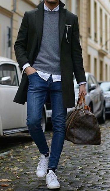 5 capi essenziali guardaroba nel uomo #manessentials #manstyle Jogger Outfit, Mens Fashion Smart, Mens Fashion Rugged, Guy Stuff, Mode Casual, Outfits Men, Mens Winter Fashion, Moda Vintage, Mens Fashion Summer