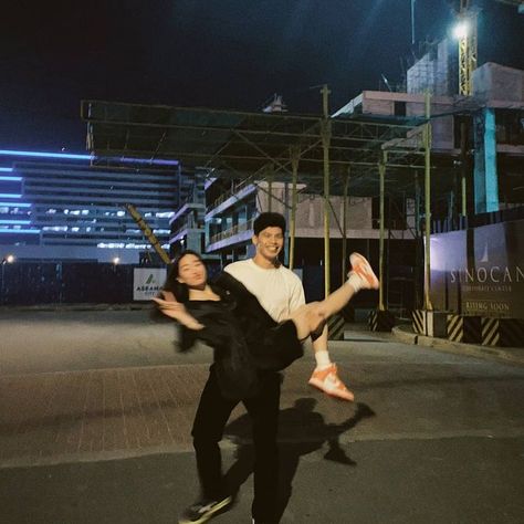 Alliana & Cj on Instagram: “❤️🤞. • • • • • • • #allianadolina #cjcansino” Cj Cansino, Rpw Girl, Sibling Pictures, Best Couple Pictures, Funny Puns Jokes, Love U Forever, Couple Goals Teenagers, Korean Couple, Relationship Goals Pictures