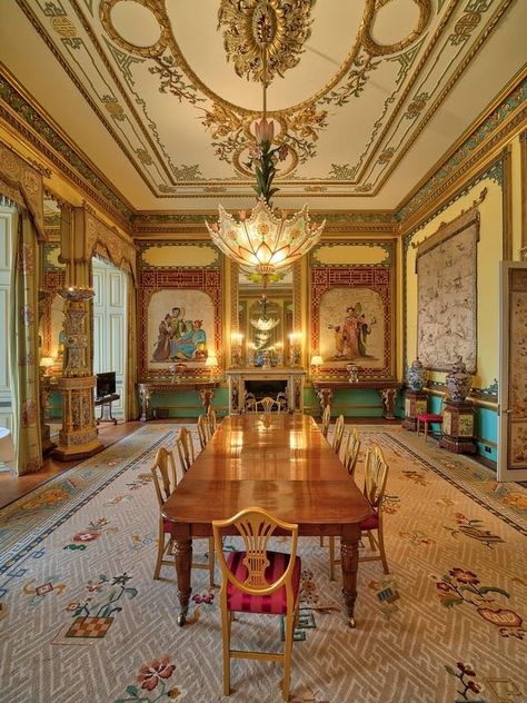 Centre Room: this is also known as the Balcony Room Royal Room, Buckingham Palace London, Luxury Living Room Decor, Palace Interior, Royal Residence, The Royal Collection, Grand Homes, Windsor Castle, Abandoned Houses