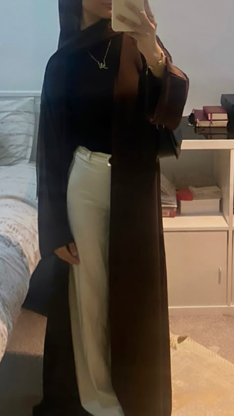 Open Abaya Outfit Casual, Open Abaya Outfit With Jeans, Hijabi Open Abaya Outfit, Abaya With Belt, Open Abayas, Open Abaya Outfit, Abaya Style Dubai, Abaya Wardrobe Aesthetic, Pastel Abaya Aesthetic