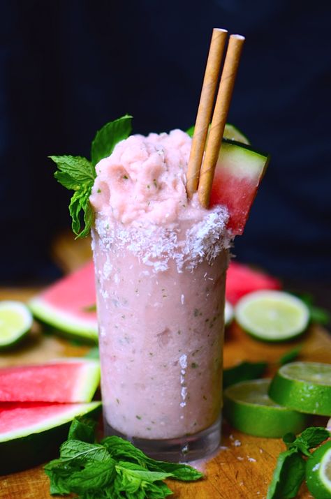 Coconut Mojitos, Summer Mixed Drinks, Drink For Summer, Coconut Mojito, Watermelon Drink, Frozen Watermelon, Watermelon Recipes, Coconut Rum, Tiny Food