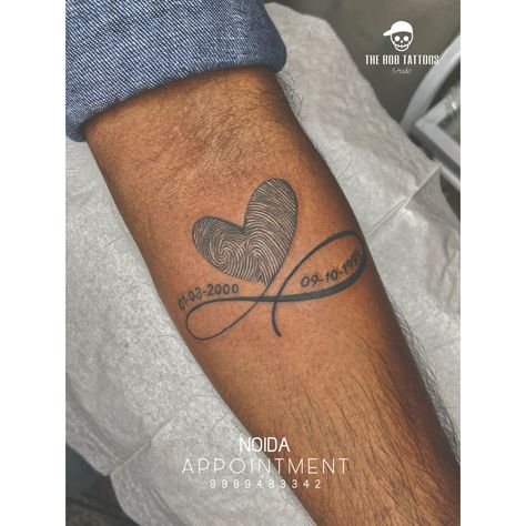 Couple Thumbprint Tattoo ❤️ | THE BOB TATTOOS | #thumbprint #thumbprinttattoo #coupletattoo #coupletattooideas #bestcoupletattoo #thebobtattoos #besttattooforcouple Thumbprint Tattoo Memory, Thumbprint Tattoo, Fingerprint Tattoo, Fingerprint Tattoos, Thumb Tattoos, Parent Tattoos, Flower Wrist Tattoos, 30 Birthday, Mother Tattoos