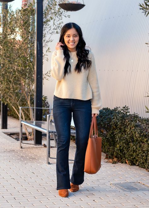 Camel Booties Outfit, Bootcut Jeans Outfit Winter, Brown Booties Outfit, Flair Jeans Outfit, Cropped Sweater Outfit, Casual Outfit Winter, Cream Cropped Sweater, Corporate Girlie, Bootcut Jeans Outfit