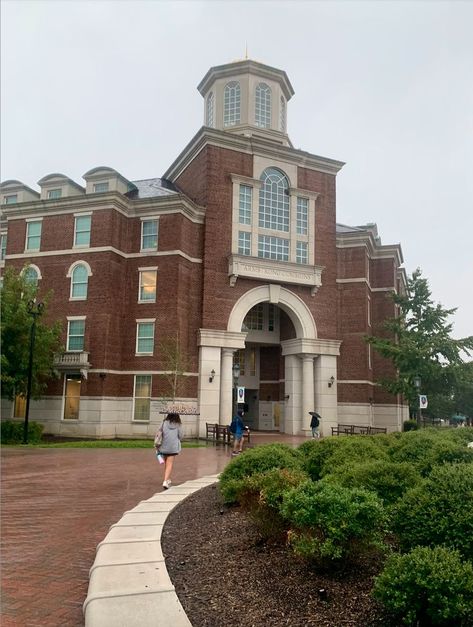 Dorm Building Exterior Aesthetic, College Dorm Exterior, College Dorm Building Exterior, Dorm Building Aesthetic, Fancy Boarding School Dorm, Campus Dorm Aesthetic, University Dorm Building, Aesthetic Highschool Building, Dorm House Exterior