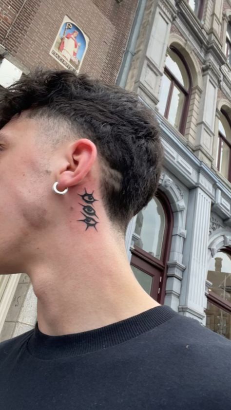 Arm To Neck Tattoo, Minimalistic Neck Tattoo, Behind The Ear Tattoo Aesthetic, Side Of The Neck Tattoos For Men, Tattoo Ideas Back Neck, Behind Ear Tattoo Men Ideas, Under Eye Tattoos For Women, Back Of Ear Tattoo Men, Cross Tattoos For Men Neck