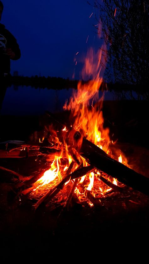 Camp Fire Aesthetic Dark, Fire Aesthetic Dark, Alcoholic Snapchat, Brown Hair Cuts, Fire Aesthetic, Dream Future, Camping Aesthetic, Camp Fire, Aesthetic Dark