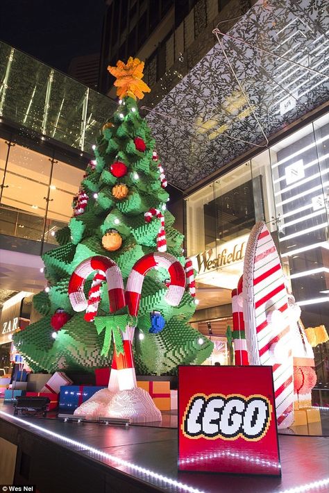 The tree  is as high as a two-storey house and is wider than a family car Lego Christmas Tree, Nostalgia Childhood, Lego Christmas, Lego Store, Lego Construction, Lego Toys, Xmas Trees, Family Car, Lego Ideas