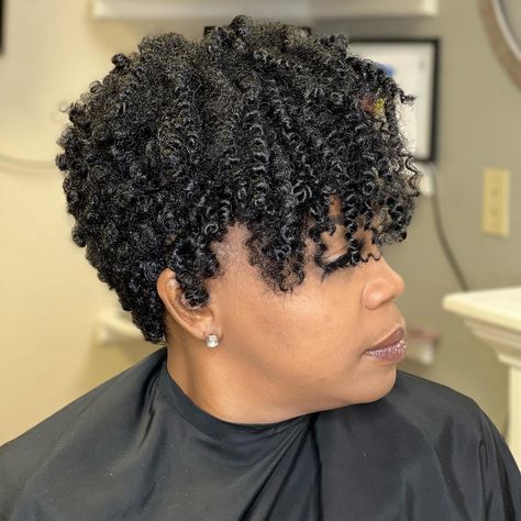 Short Crochet Braid Styles, Short Crochet Braids Hairstyles, Crochet Braids Hairstyles Curls, Short Curly Crochet Hair, Short Crochet Braids, Crochet Curls, Short Crochet, Curly Crochet Hair Styles, Hair Adviser