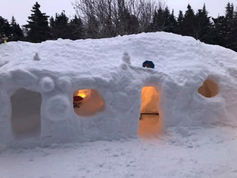 Snow Forts, Snow Fort Ideas, Snow Castle, Snow Fort, Winter Play, Snow Activities, Jesus Birthday, Snow Sculptures, Snow Art