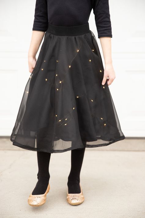 Constellation Halloween Costume, Constellation Costume, Stars Costume, Masked Woman, Space Costume, Make A Skirt, Brownie Ideas, Space Costumes, Star Crown