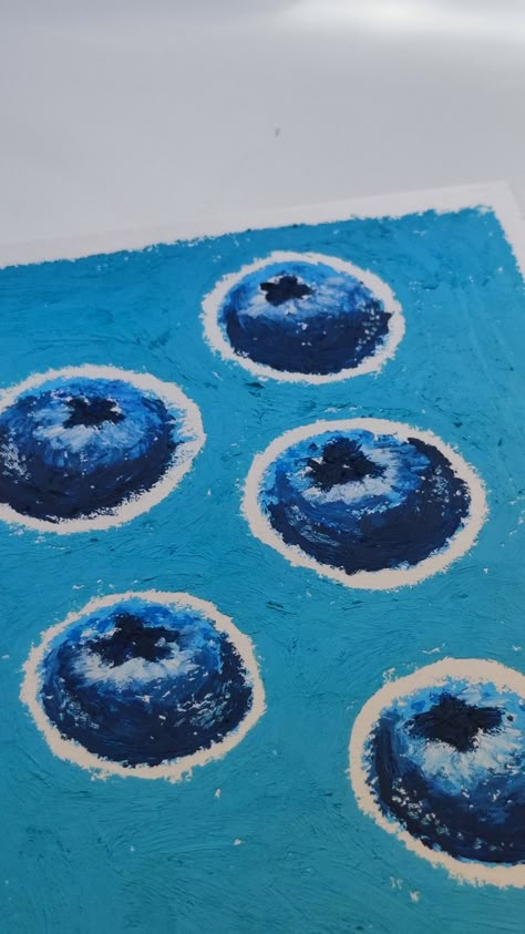 oil pastels drawing, blueberries painting Oil Pastel Blueberry, Oil Pastels Beginner, Still Life Pastel Drawing, Drawing Blueberries, Oil Pastel Food, Easy Oil Pastels, Pastel Oil Drawing, Oil Pastel Art Ideas, Oil Pastels Drawings