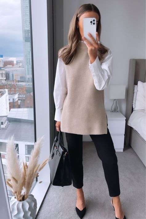 Office Outfits Women Work Wear Inspiration, Business Informal Outfits For Women, Spring Work Outfits For Women Casual, Business Casual Bag, Cute Hostess Outfits For Work, Vegas Conference Outfits, Office Looks For Women Business, Formal Chic Outfit, Formal Outfit For Work