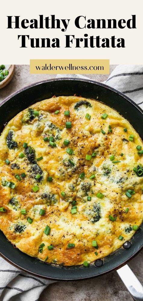 Canned tuna and broccoli frittata in a large pan. Tuna Frittata Recipes, Tuna Egg Recipes, Tuna And Broccoli Recipes, Breakfast Tuna Recipes, Breakfast Fish Recipes, Fish And Eggs, Tuna And Eggs Breakfast, Canned Tuna Breakfast Recipes, Fish For Breakfast Recipes