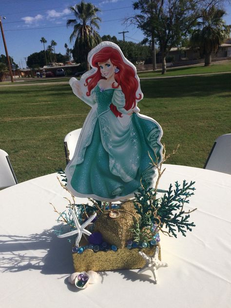 Ariel Centerpieces, Disney Princess Centerpieces Diy, Princess Birthday Centerpieces, Disney Princess Centerpieces, Mermaid Birthday Party Decor, Little Mermaid Centerpieces, Disney Princess Party Decorations, Mermaid Centerpiece, Princess Centerpieces