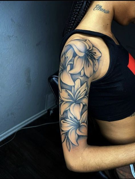 Shoulder Sleeve Tattoos, Cute Thigh Tattoos, Girl Thigh Tattoos, Arm Sleeve Tattoos For Women, Tattoo Artist Tattoo, Feminine Tattoo Sleeves, Hand Tattoos For Girls, Cute Hand Tattoos, Neck Tattoos Women