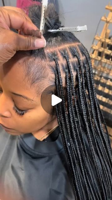 Andy on Instagram: "this what i be wanting when i book small knotless😍
#knotlessbraids #greensborobraider #fyp #ncbraider #boho #braids #bohobraids #knotlessbraids #fyp #bulkhair #humanhair #humanhairbulk #bohemianbraids #braidgang #humanhairbraids #bulkbraids #foryoupage #boraborabraids #bohoknotlessbraids #explore #explorepage #instalike #hairtransformation #mindyhair #atlstylist" Box Braids Vs Knotless, Bob Haircut Bangs, Med Knotless Braids, Layered Haircuts Straight Hair, Layered Haircuts Straight, Haircut Bangs, Small Knotless, Bangs Ponytail, Layered Bob Haircuts