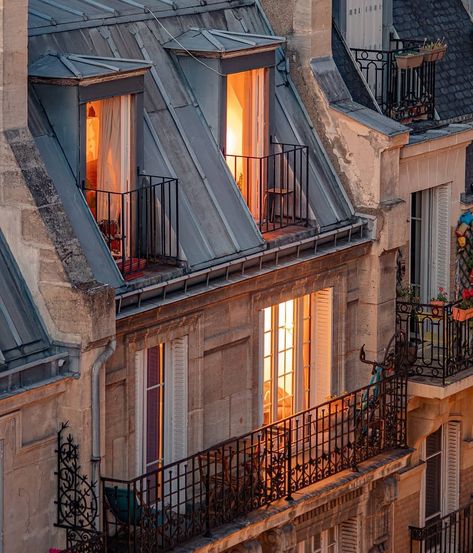 Paris • France 🇫🇷 shared a post on Instagram: “Paris 🧡 (Photo by @jezza.pritchard )  #itssoparis #paris #france” • Follow their account to see 653 posts. Parisienne Apartment, 숲 사진, Paris Rooftops, Parisian Architecture, Paris Dream, Instagram Paris, Parisian Life, Parisian Apartment, Living In Paris