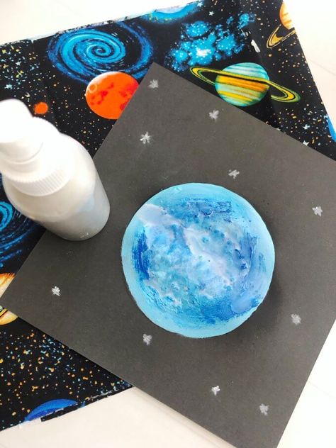 Fizzy Paint Moon Craft | Little Bins for Little Hands Fizzy Moon Craft, Fizzy Moon Art, Moon Art Project, Moon Crafts For Kids, Fizzy Paint, Oreo Moon Phases, Paint Moon, Tk Classroom, February Art