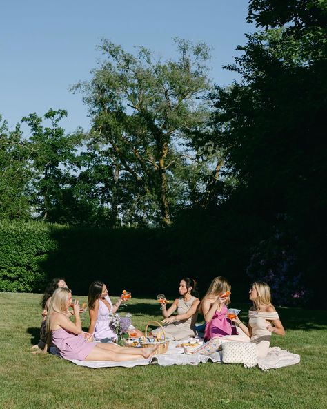 Still obsessing over @emmy_okeefe’s bachelorette 🌿🦪 Bachelorette Vineyard, Vineyard Bachelorette Party, Bachelorette Winery, Vineyard Bachelorette, Napa Bachelorette, Martha’s Vineyard, Bachelorette Weekend, Bachelorette Party, Customized Gifts