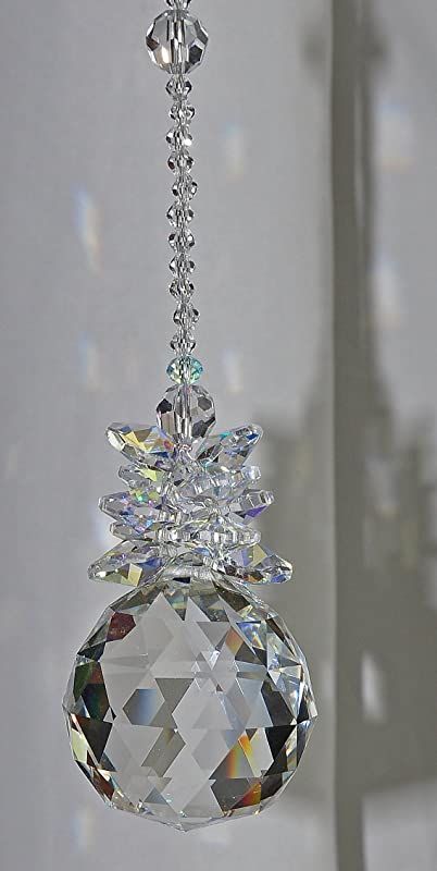 Hanging Crystals Diy, Garden Ornaments Diy, Diy Sun Catchers, Feng Shui Decoration, Purse Charms Diy, Suncatchers Diy, Crystal Suncatchers Diy, Wind Chimes Homemade, Amazing Christmas Trees