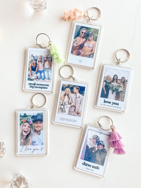 A personalized photo keychain with your favorite photo memory making it a one of a kind gift for yourself or a loved ones. They make great teacher gifts, student gifts, Christmas gifts, stocking stuffers, wedding gifts and so much more!⟡Size: 2" W x 3" H⟡INSTRUCTIONS1) Please send all images to hello+uploads{at}ruthartistrydecor.com OR via our image upload page linked here2) In the subject line, please include your First AND Last name2) Please provide a high quality image. Images with grainy or Send Off Gifts For Friend, Couple Key Chains, Diy Christmas Gifts With Pictures, Photo Gift Ideas For Grandparents, Christmas Gift Ideas Personalized, Gift For Artist Friend, Diy Keepsake Gifts, Christmas Friend Gifts Ideas, Students Gifts From Teacher