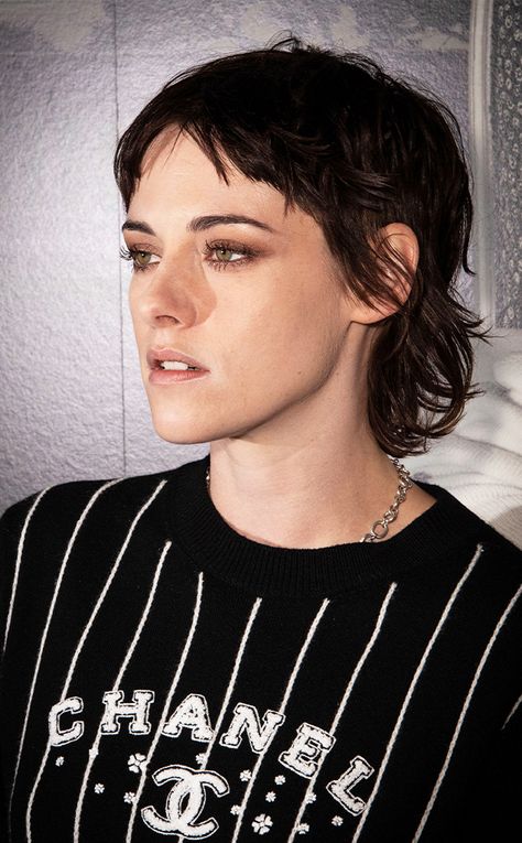 Kristin Stewart Hair, Kirsten Stewart Mullet, Kirsten Stewart Hair, Kristen Stewart Pixie, Kristen Stewart Mullet, Kirsten Stewart Short Hair, Kristen Stewart Haircut, Short Edgy Hair, Pixie Cut Women